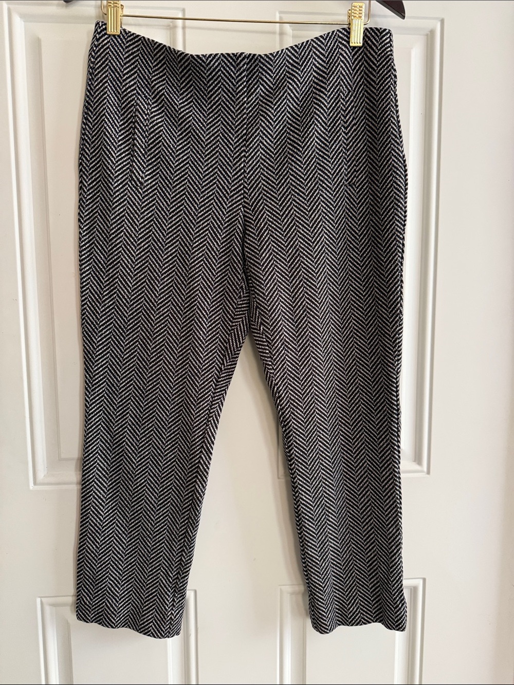 Chico's Black & White Herringbone Cropped Pants